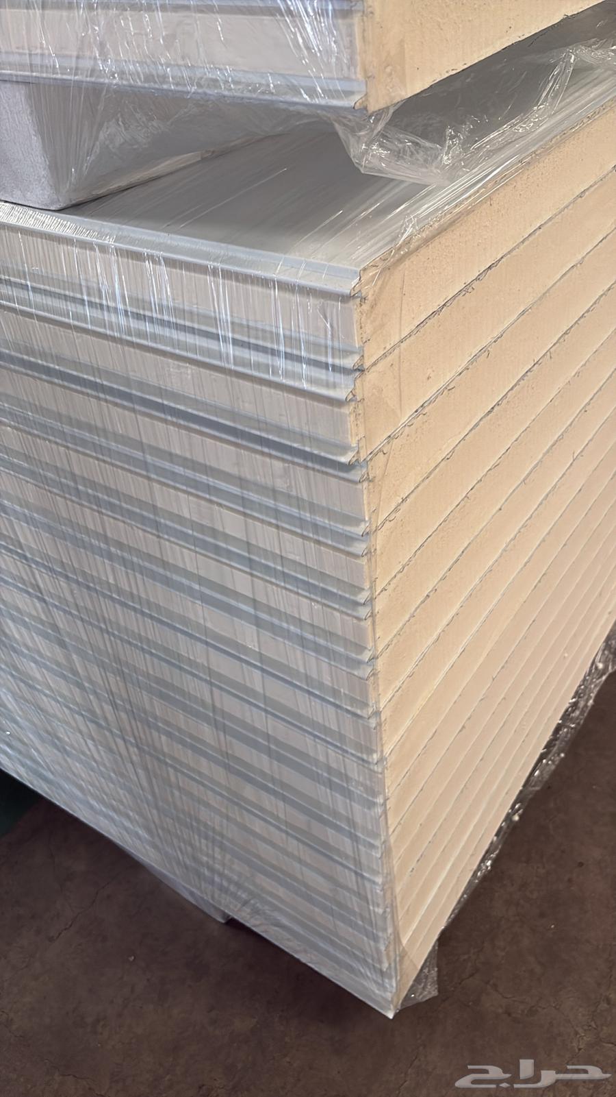 Sandwich panel64582756091651110