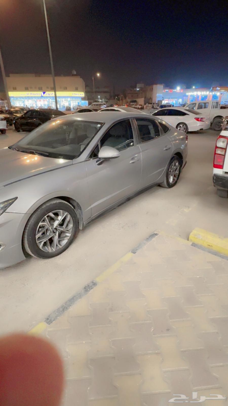 Car available for school, university student, or employee transportation64589700502787112