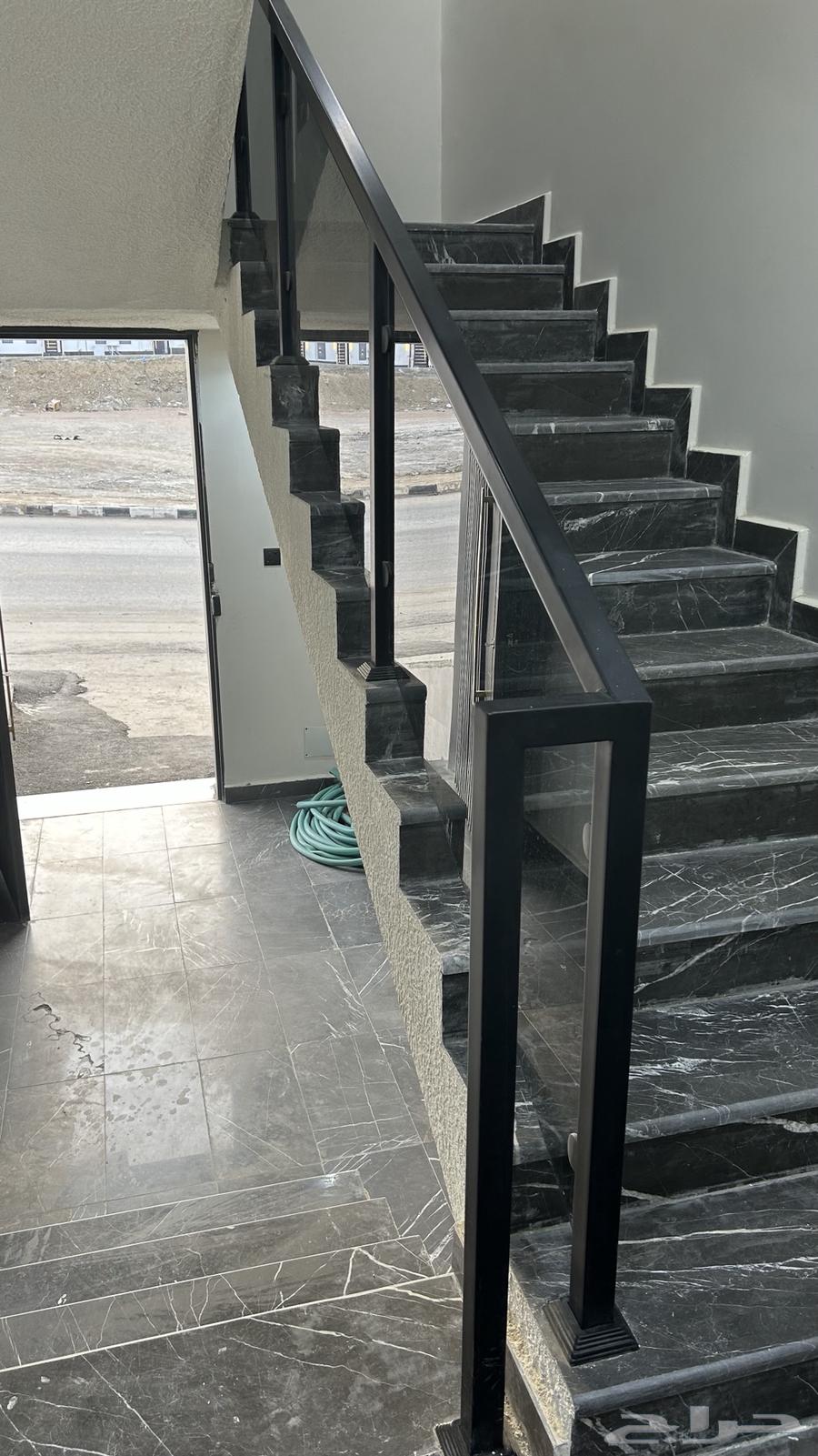 للبيع روف علوى بالمحاله ابها بسعر 730 الف64589627202818112