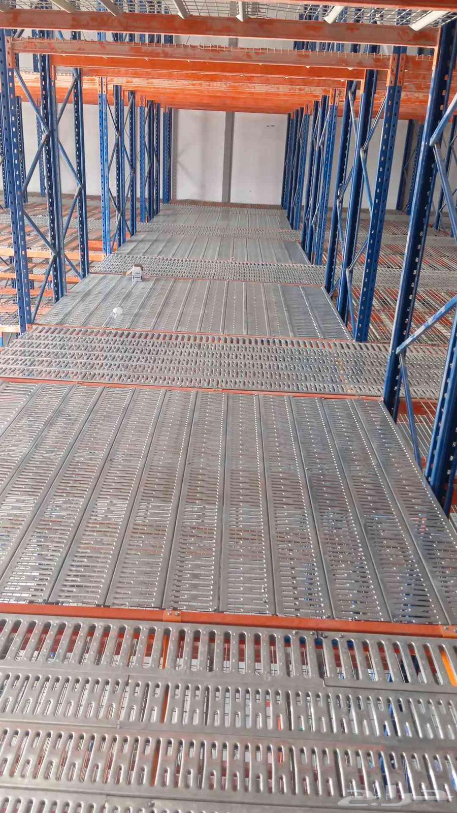 Warehouse storage shelves64582629187458113