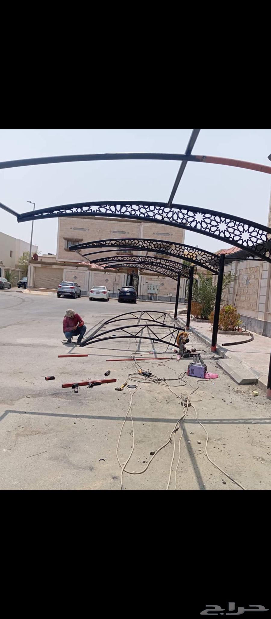 Shades, screens, and seating areas64589671553283114