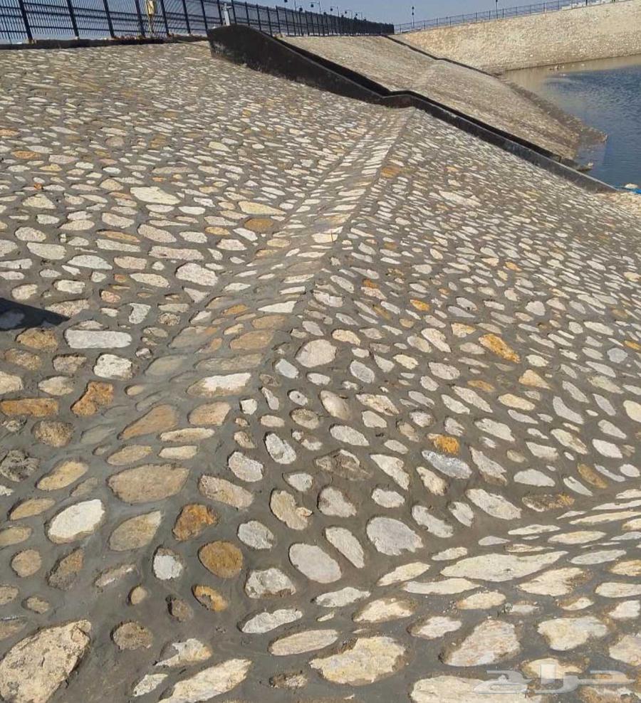 مقاول جميع انواع الحجر الربراب وتلابيس توريد وتركيب اتواصل و64589599574401111