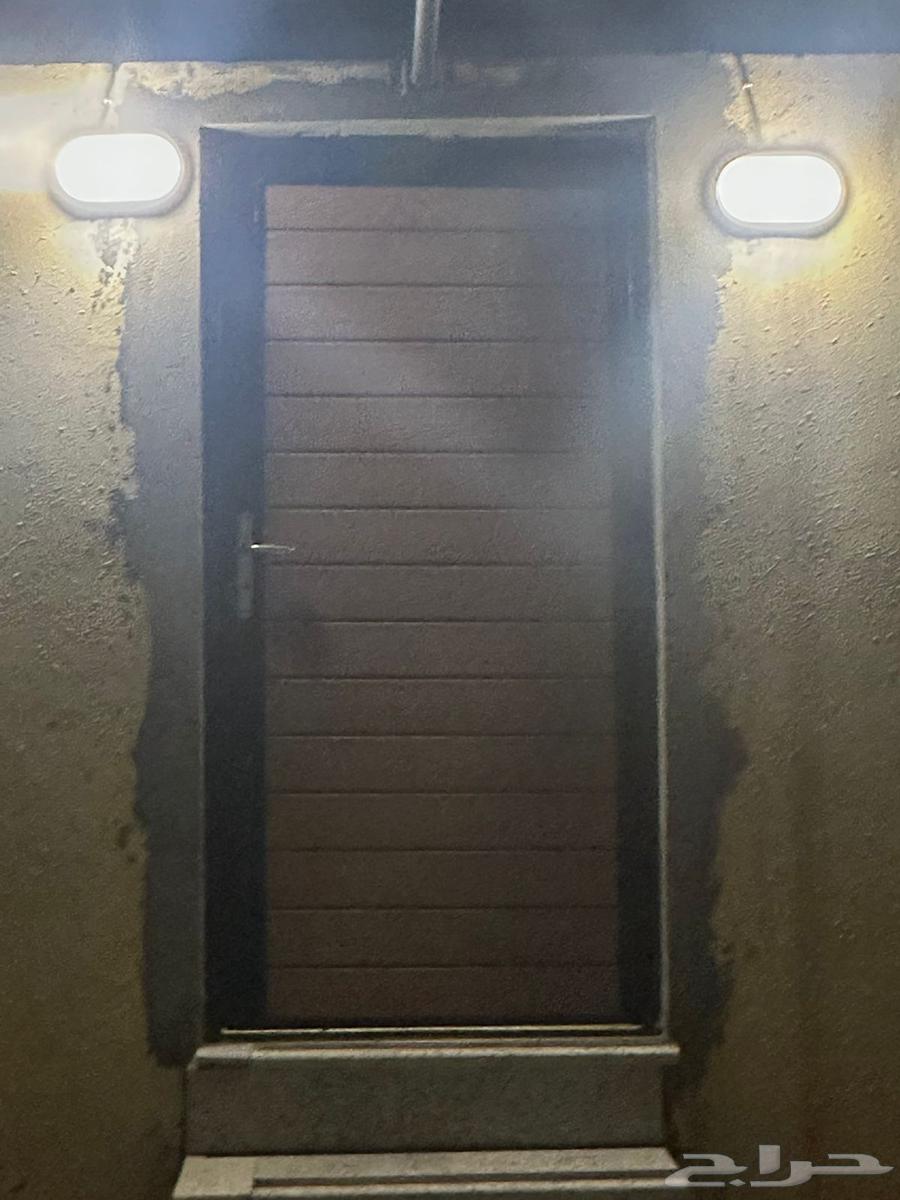 External taxis that give a beautiful and modern appearance for communication64589699605763113