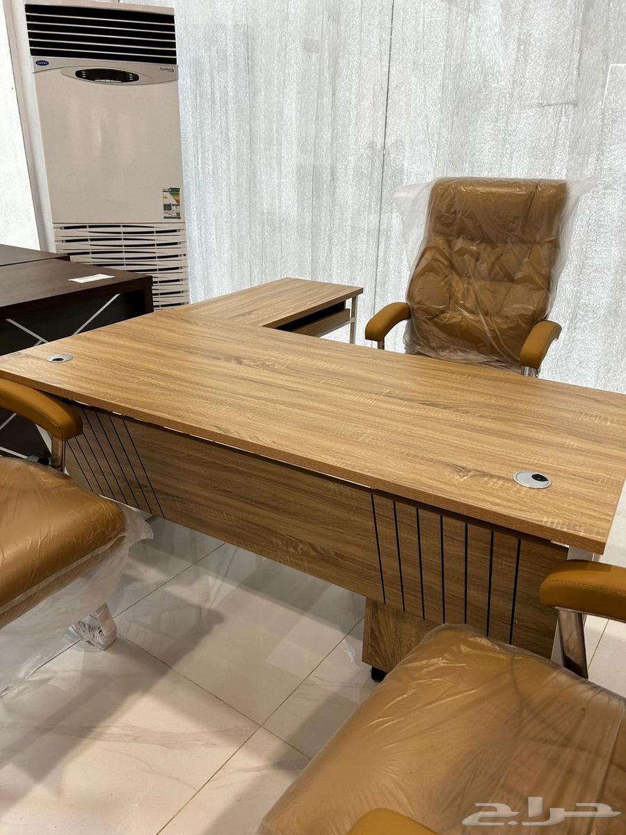 طاولة مكتب مع كراسي بسعر مخفض  الألوان متاحةlable64589686102529110