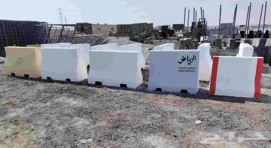 Precast Concrete Foundations and Project Fencing64589714343939114