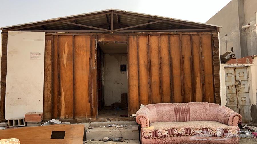 Iron scrap in its element64582723168003110