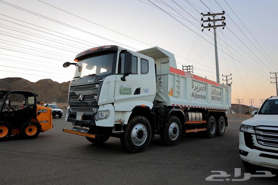 Rental of cleaning containers, debris containers, city contracts, brooms, shovels, and dump trucks64589713666818113