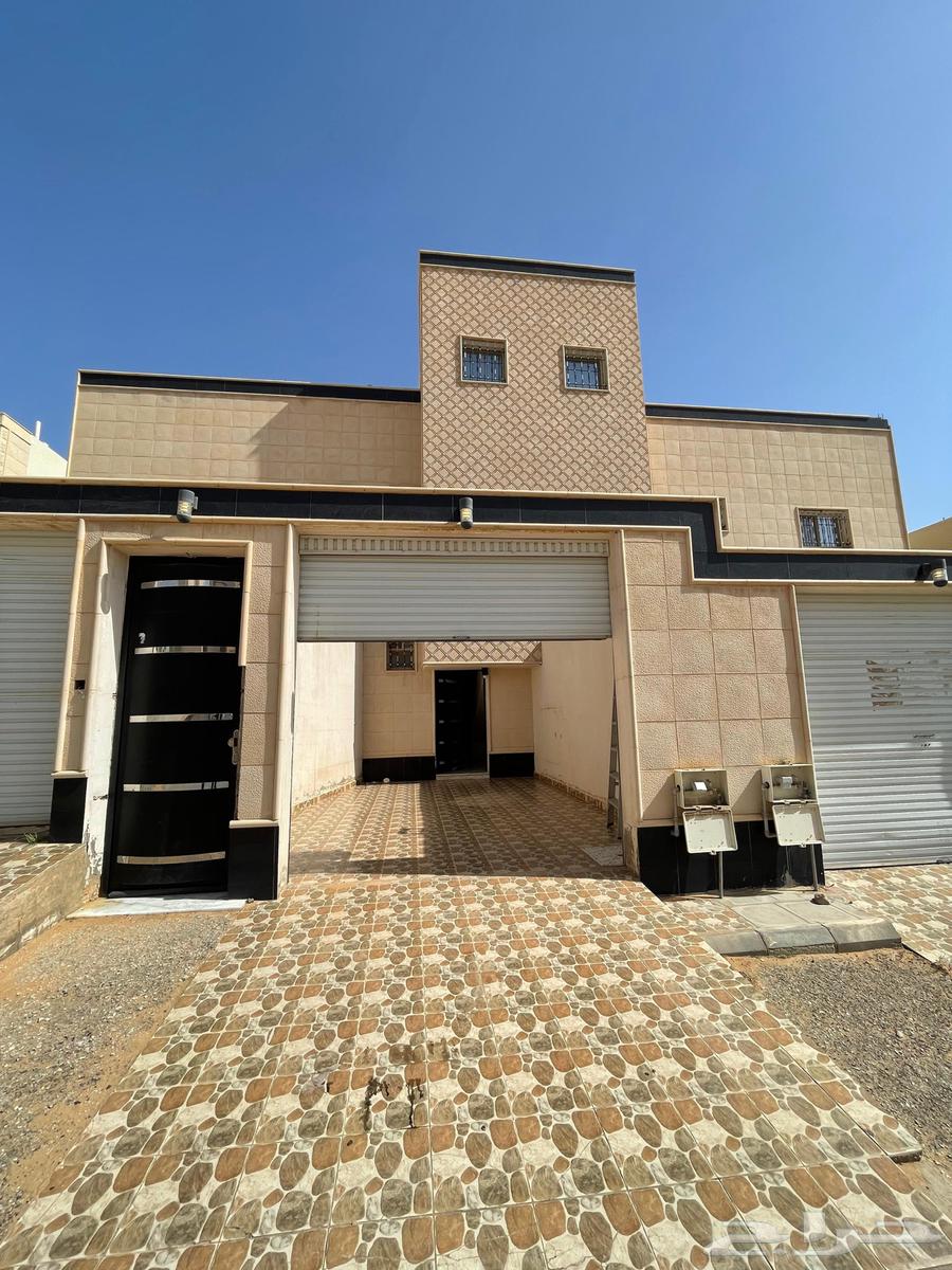 للبيع شقة علوية وملحق حي الناصرية بريدة القصيم64589526582658111