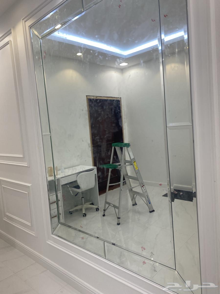 Decorative Technician64582771342082111