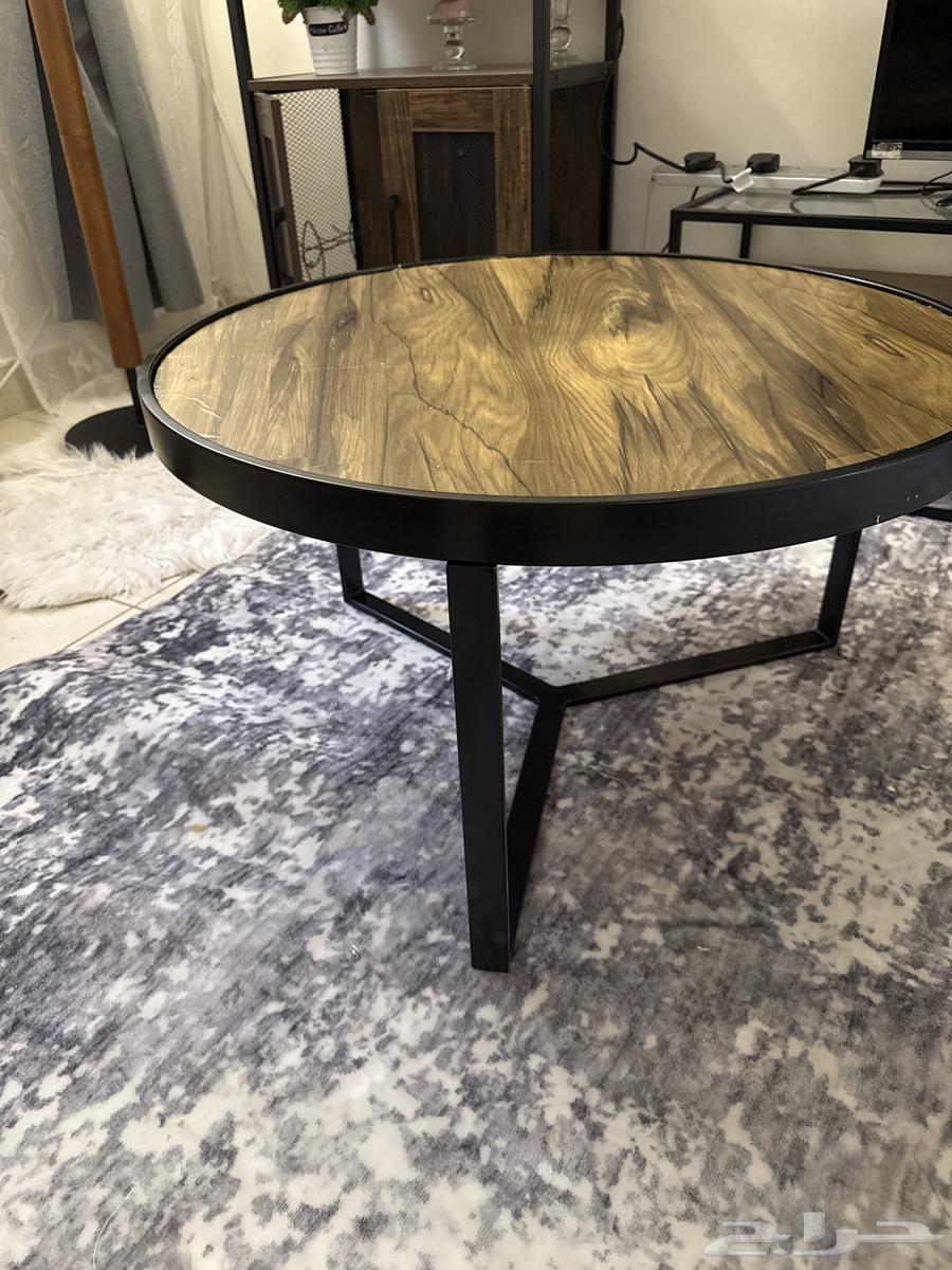 طاولتين للبيع وحدة من هوم سنتر وحدة من ابيات64582676592131111