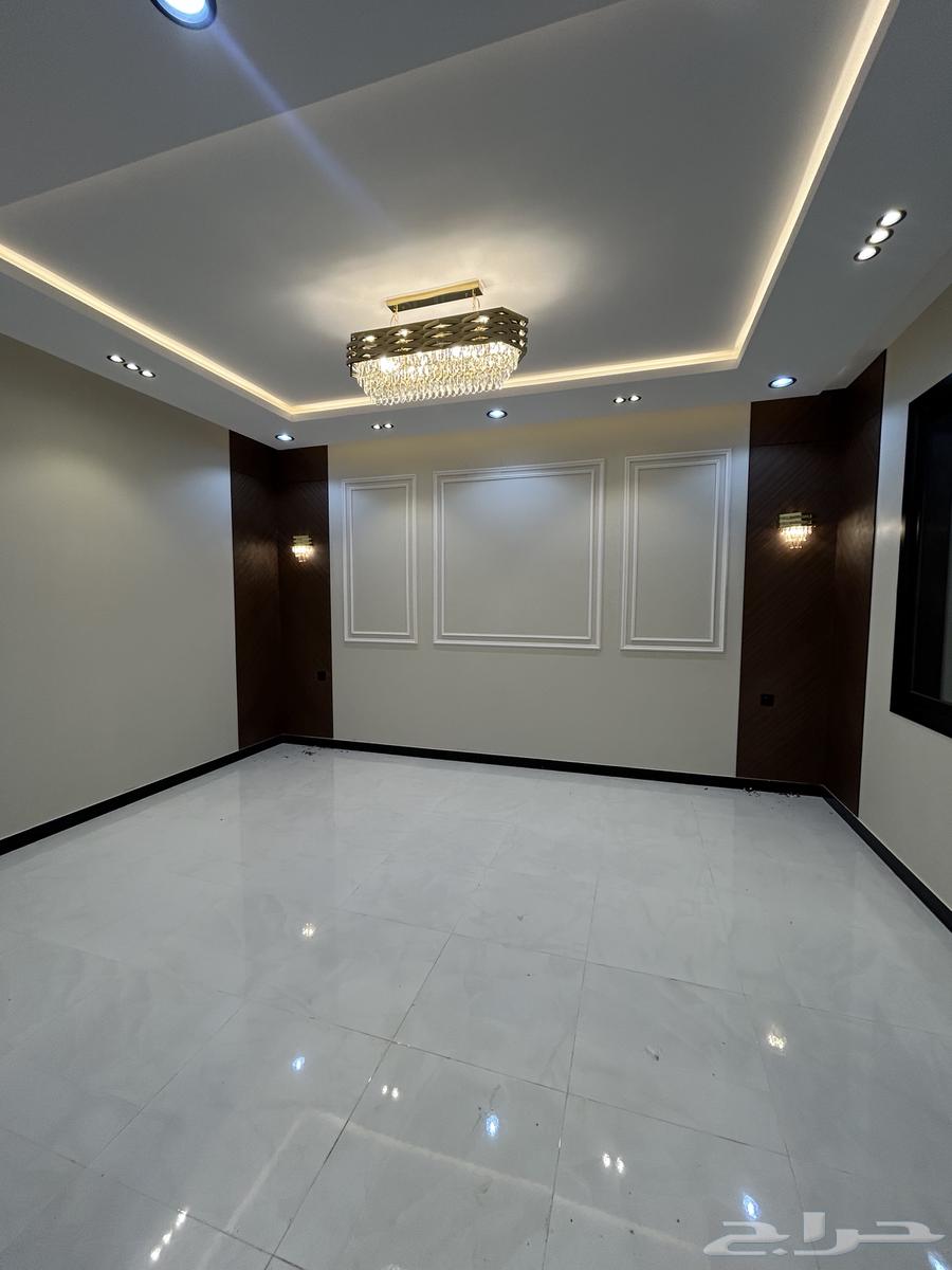 للبيع شقة دور ارضي 6غرف وسط الخدمات حي دره الموسى64589627654275112