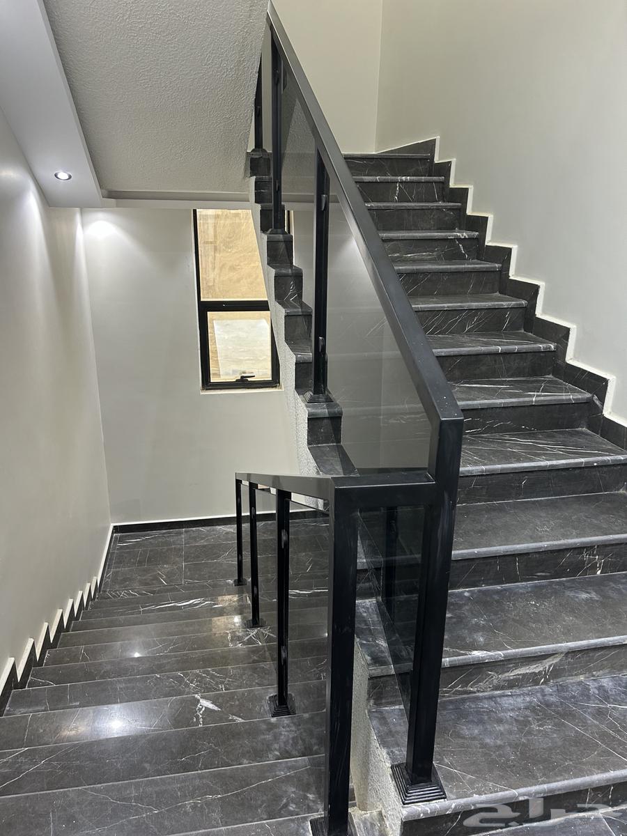 للبيع روف علوى بالمحاله ابها بسعر 730 الف64589627202818113