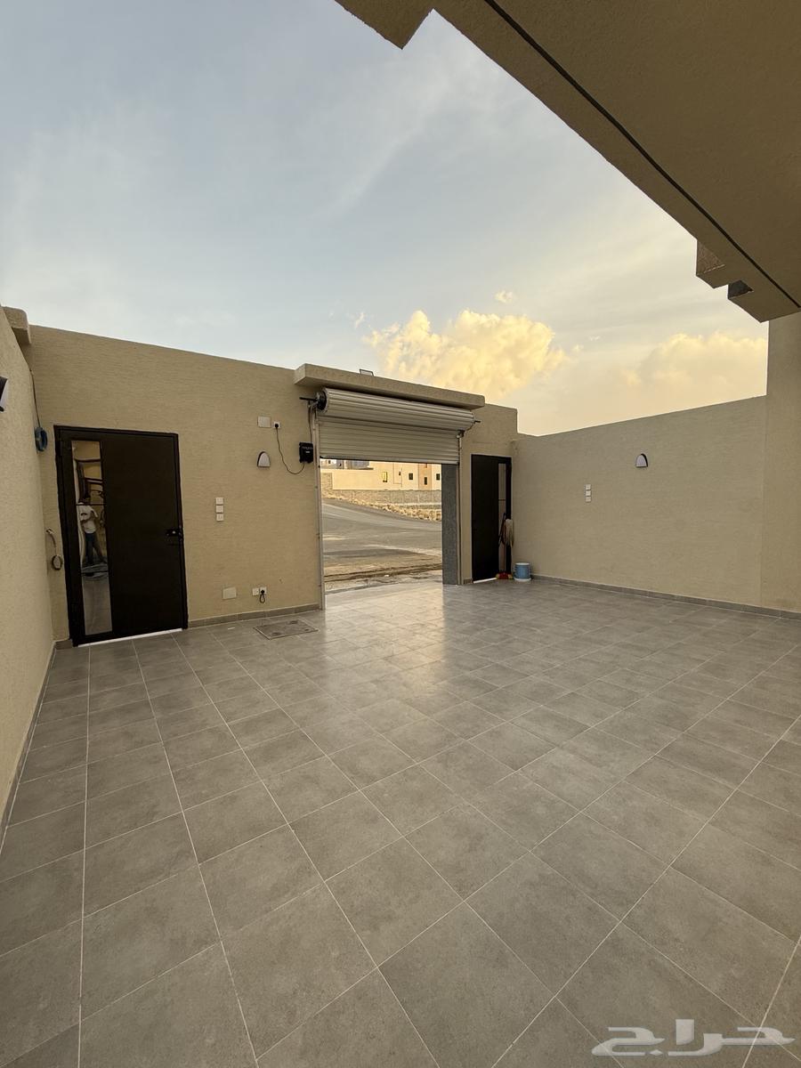 للبيع دور أرضي بحوش ومداخل خاصة قرب حديقة الزهور بالمحالة64582436469634110