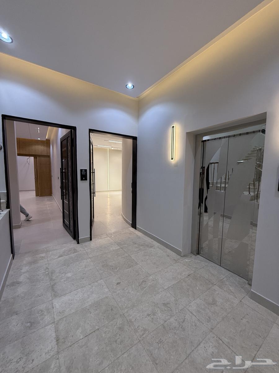 للبيع شقق علويه ببلكونه وإطلالة رائعة ف ابها خلف المستشفى64589598687875113