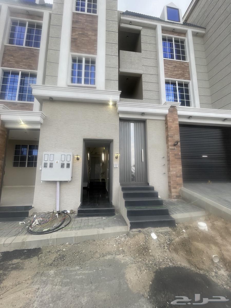 For sale, ground floor units with courtyard and upper floor units with rooftop and elevator, Al Ma'arid district64589627551363112