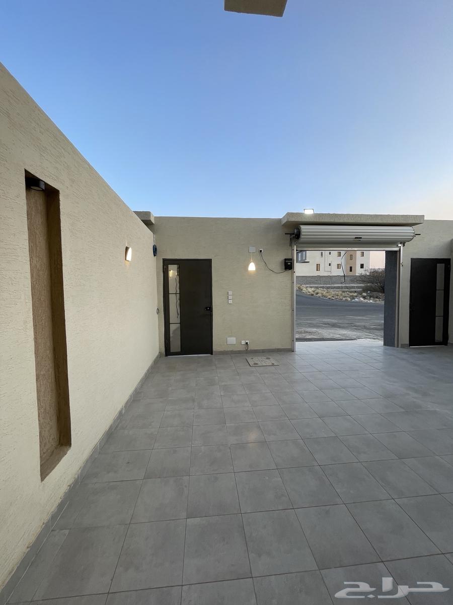 للبيع دو. ارضى بحوش وسيع 590 الف ابها المحاله تشطيب ممتاز64582436833282113