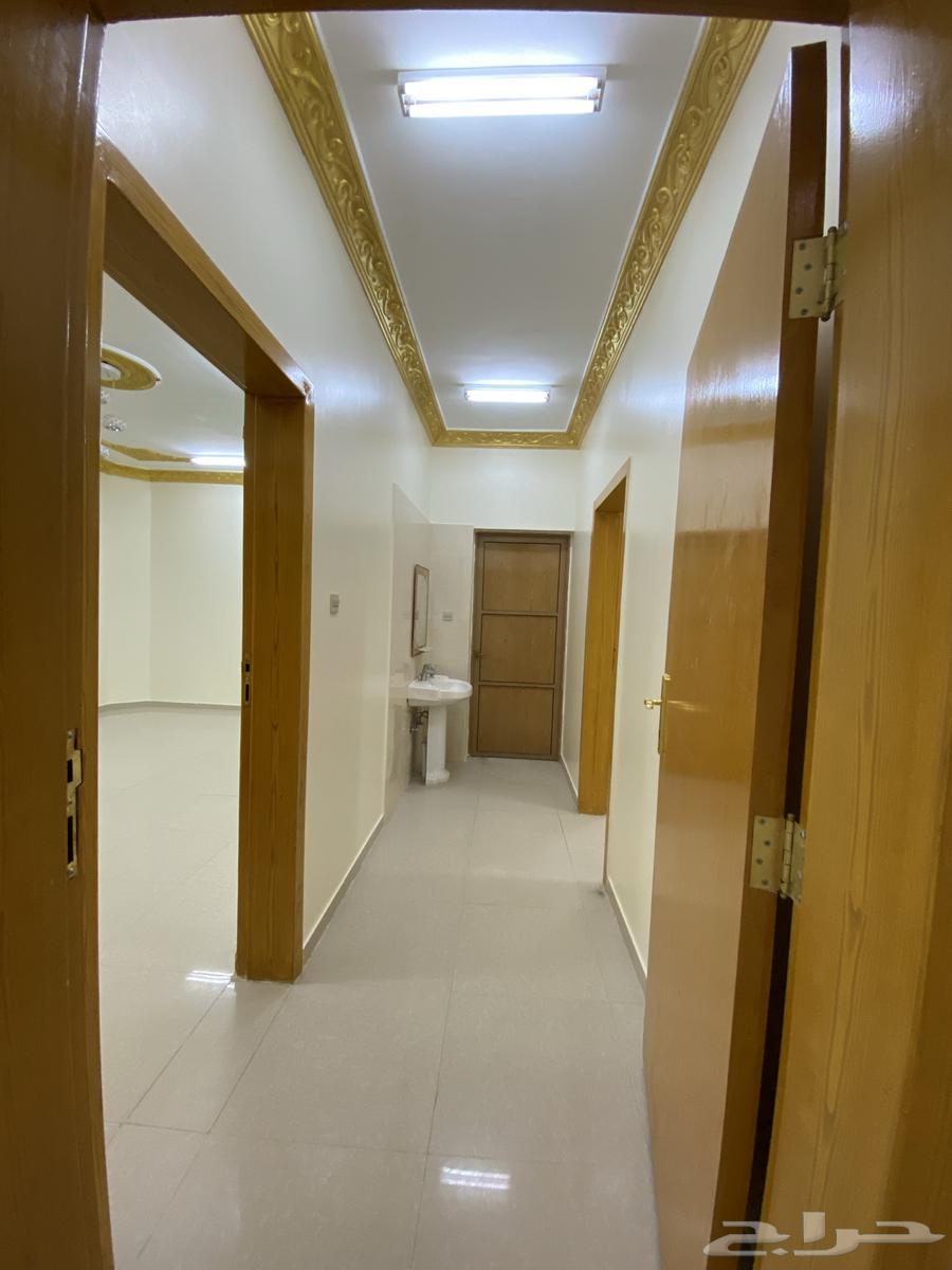 شقة بلاطة شبه جديدة للإيجار - حي العريسة الشمالي64589613090819111