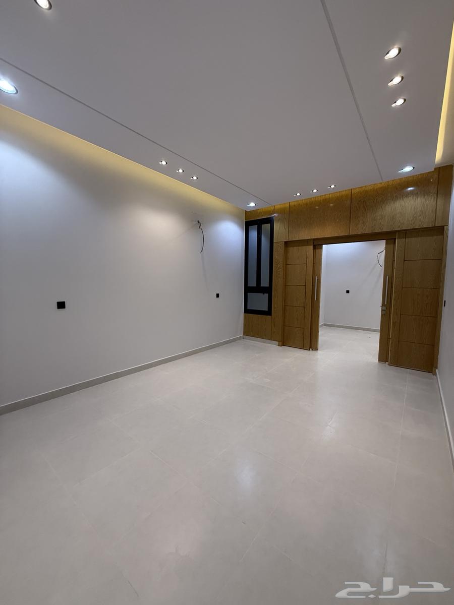 للبيع شقق علويه ببلكونه وإطلالة رائعة ف ابها خلف المستشفى64589598687875114