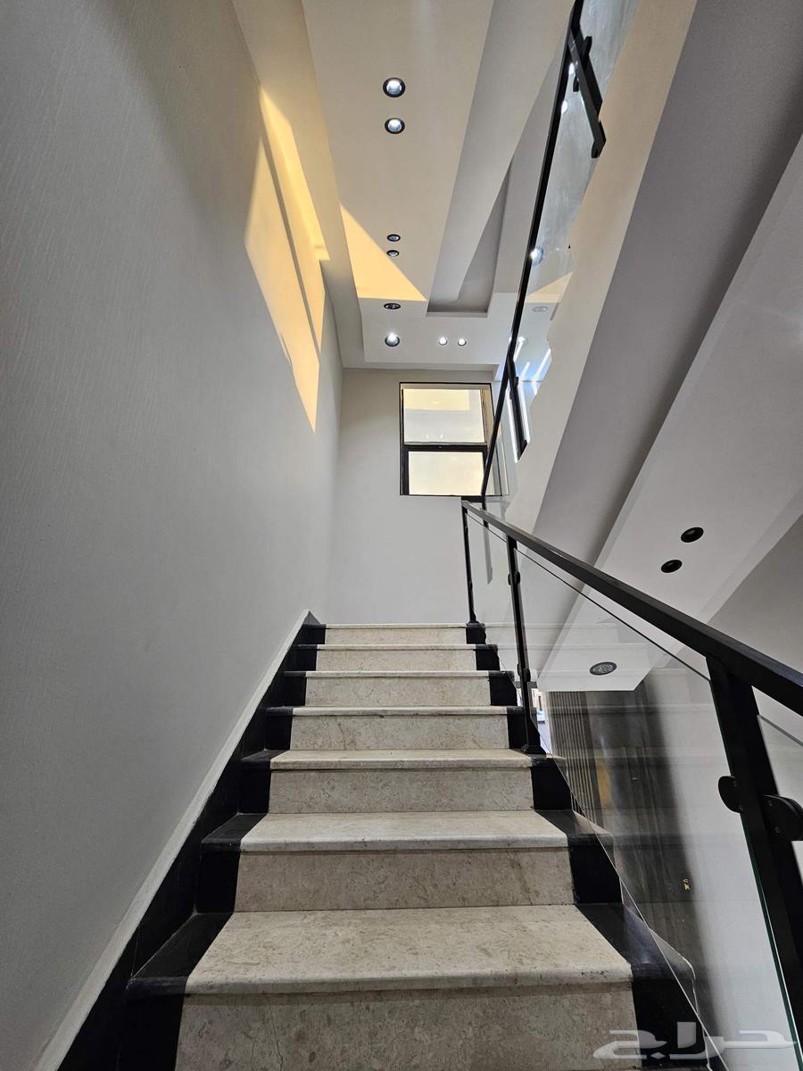 شقق علويه ب الموسي بجانب المدارس وجميع الخدمات64589569793026111