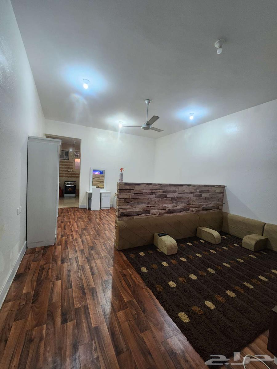 Bachelor apartments in Ahd Rafidah opposite the second gate of the military city64589569638146112