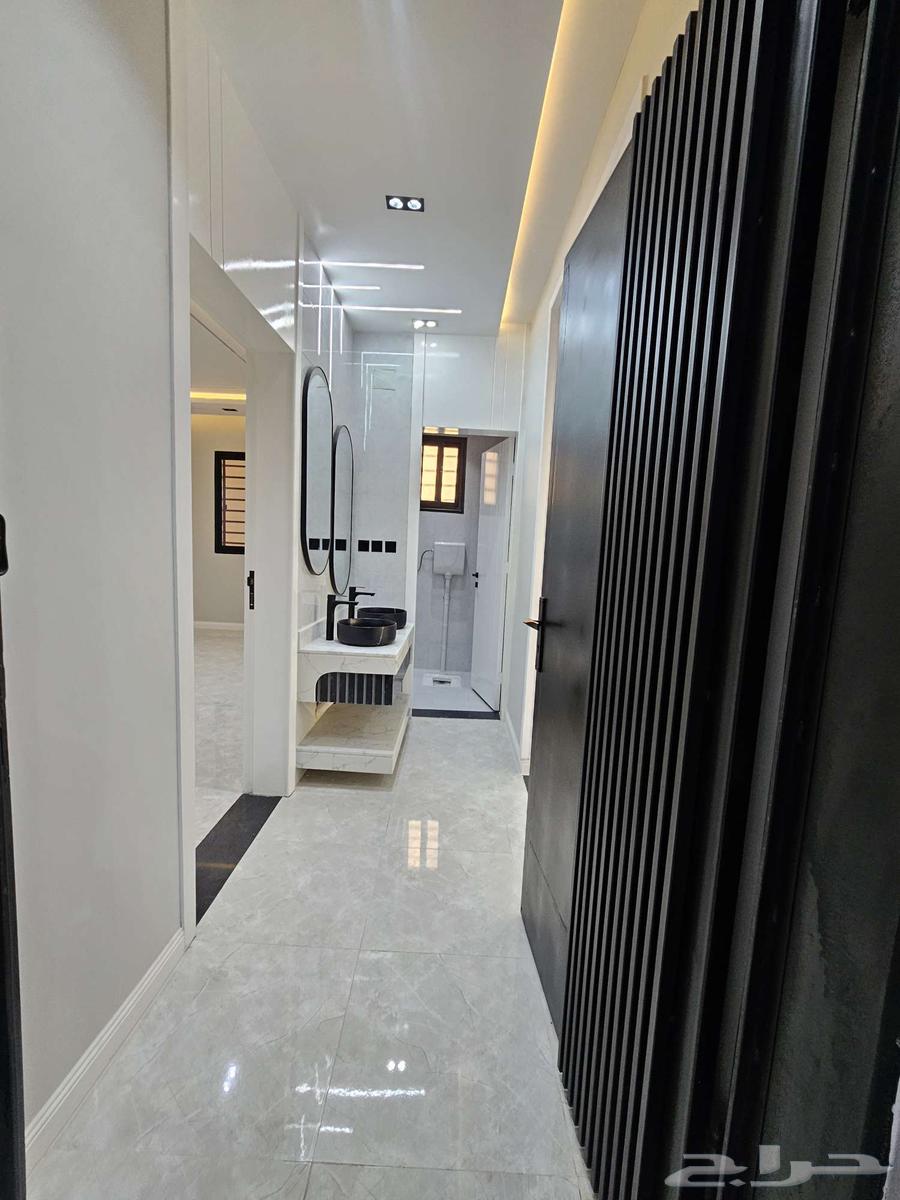 شقق علويه ب الموسي بجانب المدارس وجميع الخدمات64589569793026113