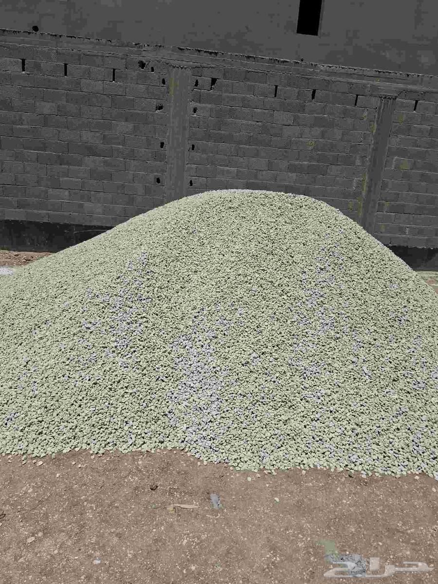 White sand, red sand, white gravel, asphalt, and soil64582692680706113