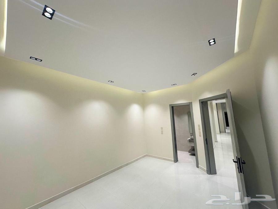 ادوار ارضية للبيع وشقق علوية بالقرب من طريق ابها خميس64589526892675114