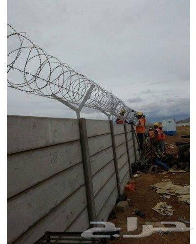 Installation of fencing security fences64589542582018113