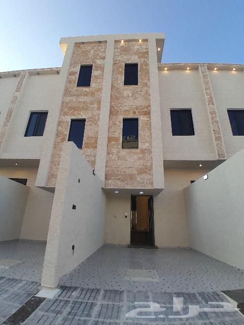 للبيع روف علوي مع ملحق 8غرف تشطيب راقي بحي النزهة من 680الف64589526659841111