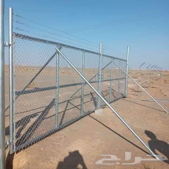 We install fences and palm trees, sports field fences, all types of fencing64582644640001112