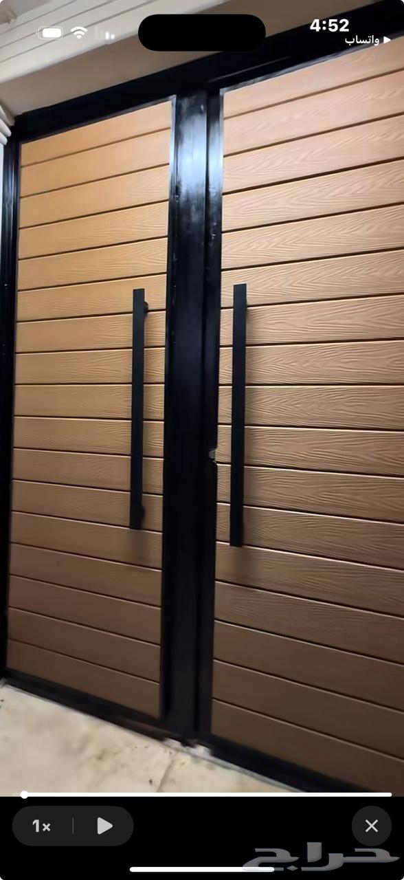 External taxis that give a beautiful and modern appearance for communication64589699605763114