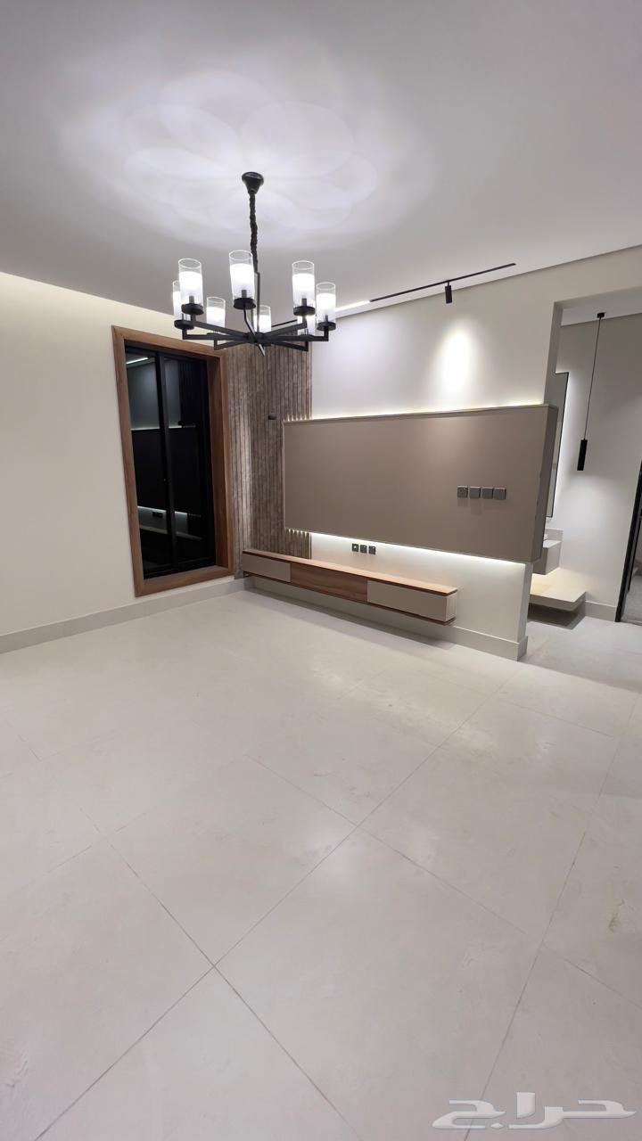 For sale, top-floor villa, ownership, Tabuk, Al-Akhdar neighborhood, 660 thousand64589612754946113