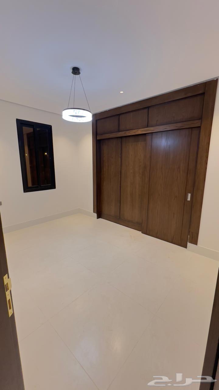 For sale, top-floor villa, ownership, Tabuk, Al-Akhdar neighborhood, 660 thousand64589612754946114