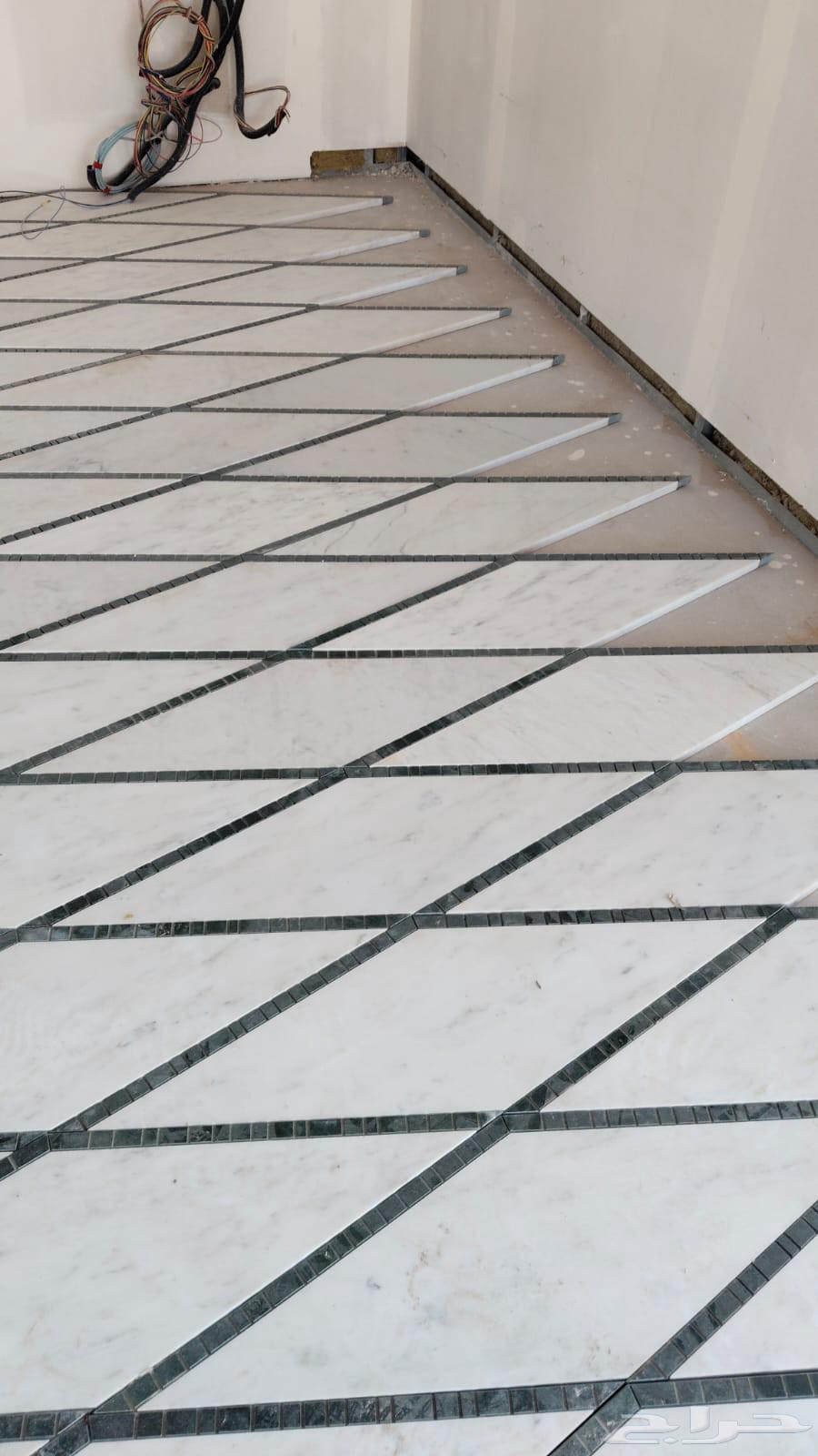 مبلط سيراميك ورخام وبورسلان جدران وارضيات يعمل بدقه وإتقان64582692636674110