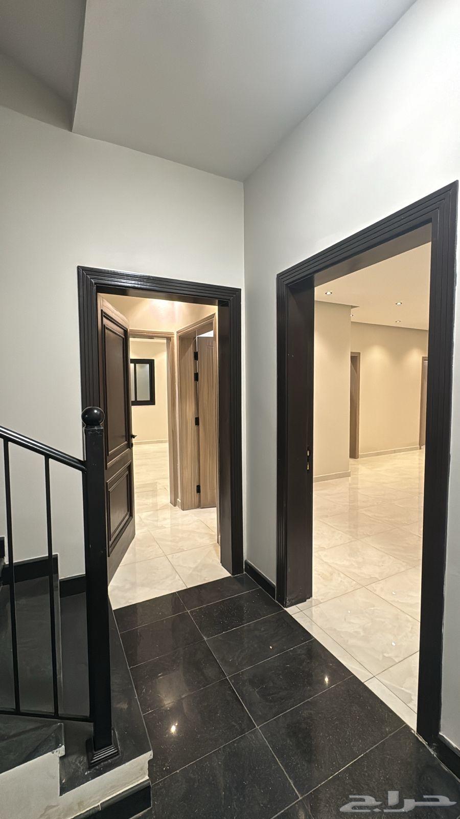 شقة جديده 4 غرف حي الرياض (فضلا التواصل واتساب)64582453707779111