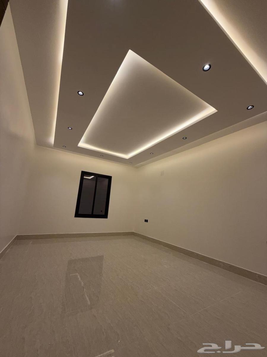 للبيع ادوار علويه مع الشقه فخامه مساحه 330م الشفاء حي بدر64582469164675114