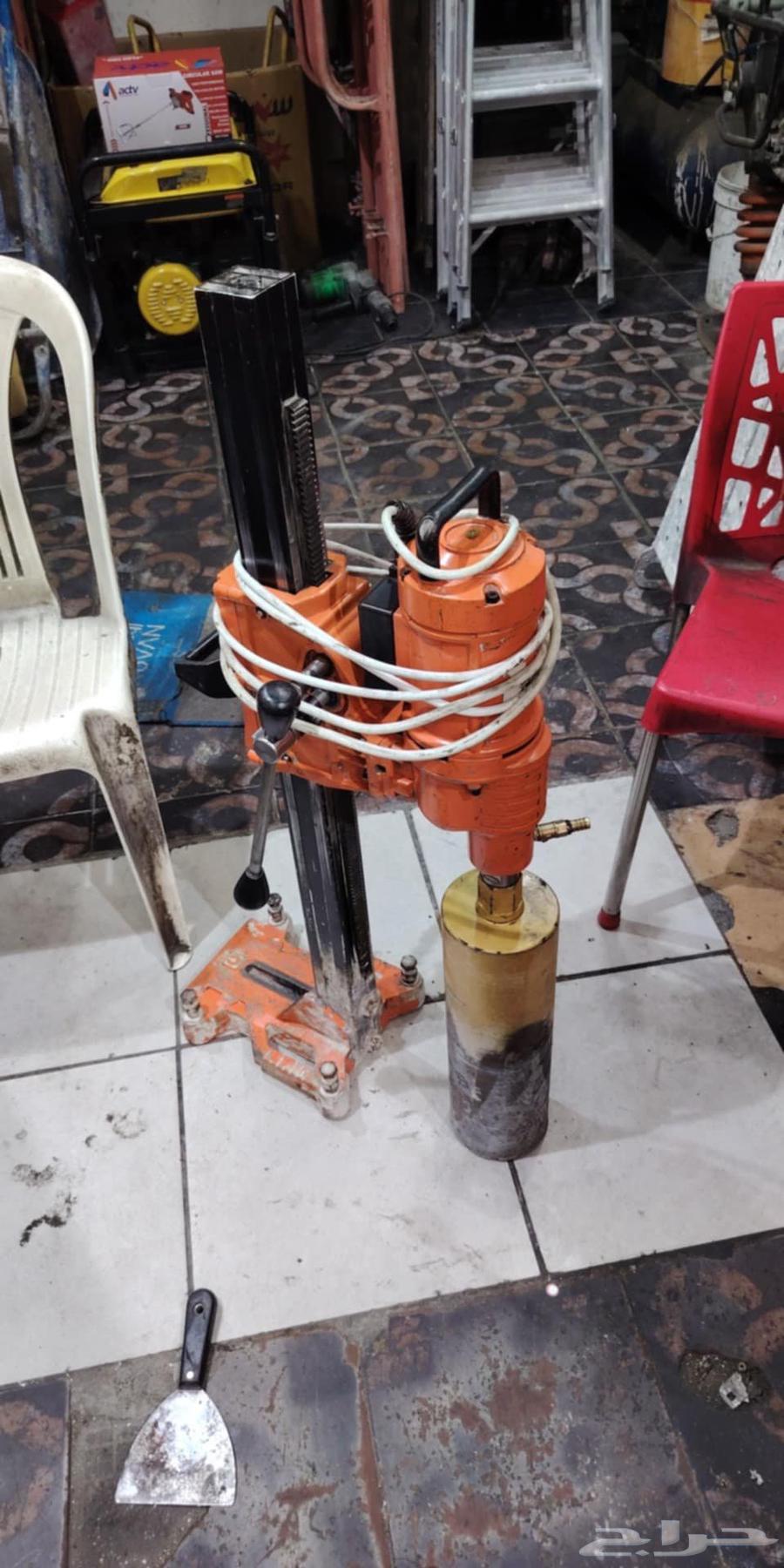 Cutting asphalt walls, sand roughening, external plastering, sealing, core hole cutting64582755054209114