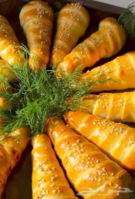 انا طباخ فنان بطبخ وسواق ابي شغل قصر شيوخ فلل بيوت64437908263810112