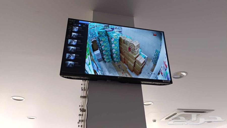 Solar-powered camera installation and maintenance64512608839682112