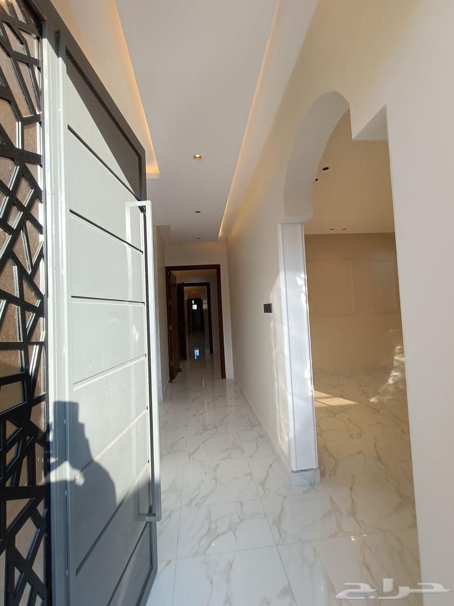 للبيع روف علويه 5 غرف نوم ومدخل سياره بحوش وشقق أرضيه ومدخ64338532434945112