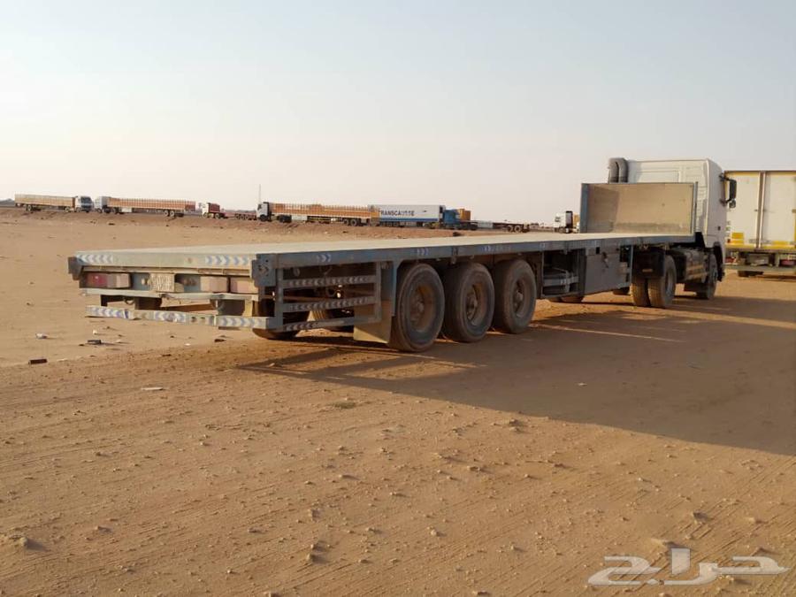 There is a three-axle trailer for rent, length 13.6064472995204099110