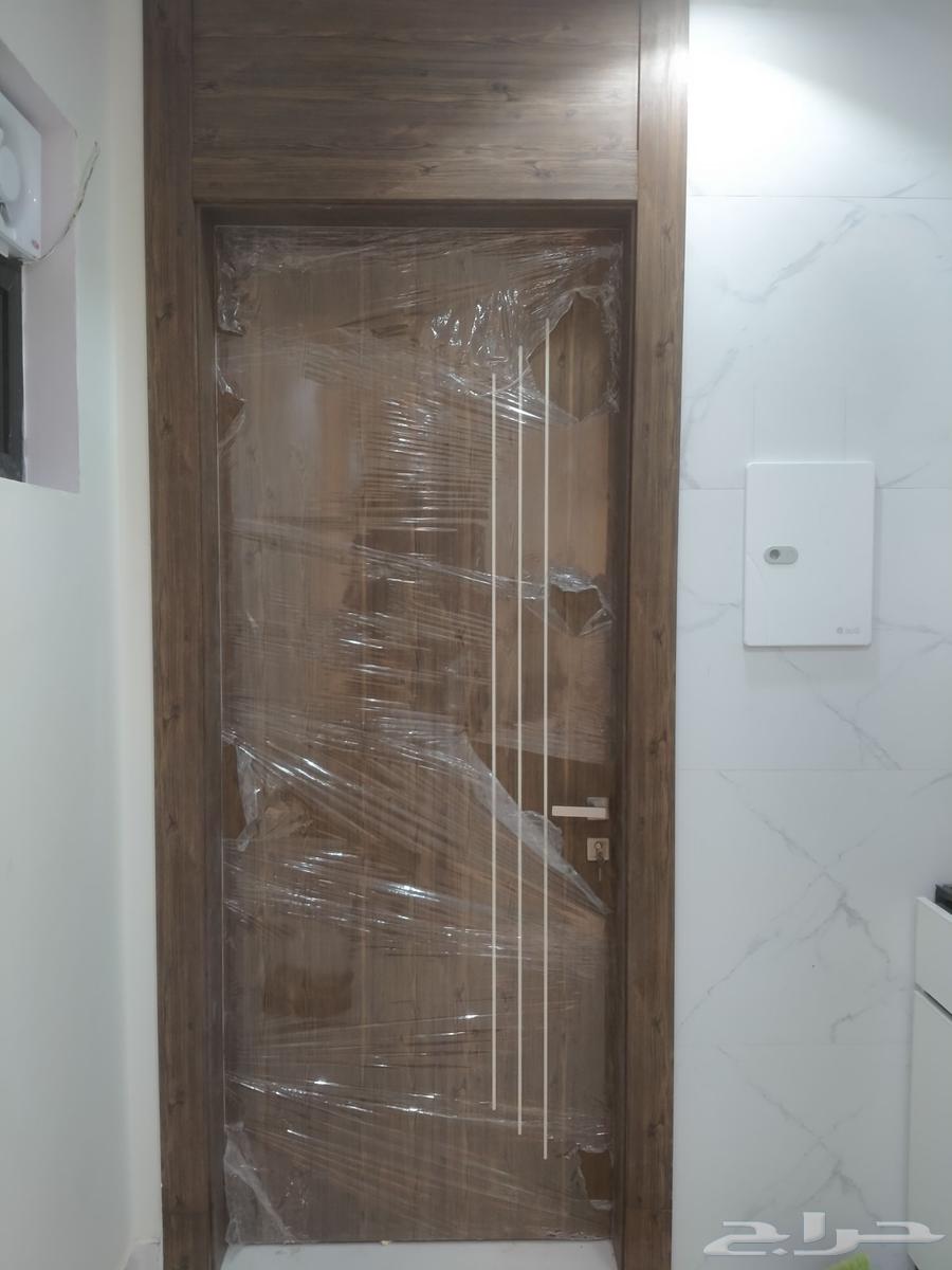 فني تركيب الأبواب wbc وفاق الأبواب الخشب وتوريت64345675301506113
