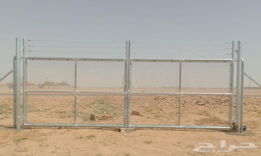 Date palm technician and expert in staking, pruning, erecting, planting, and vegetable gardening and turf installation64345829304577114