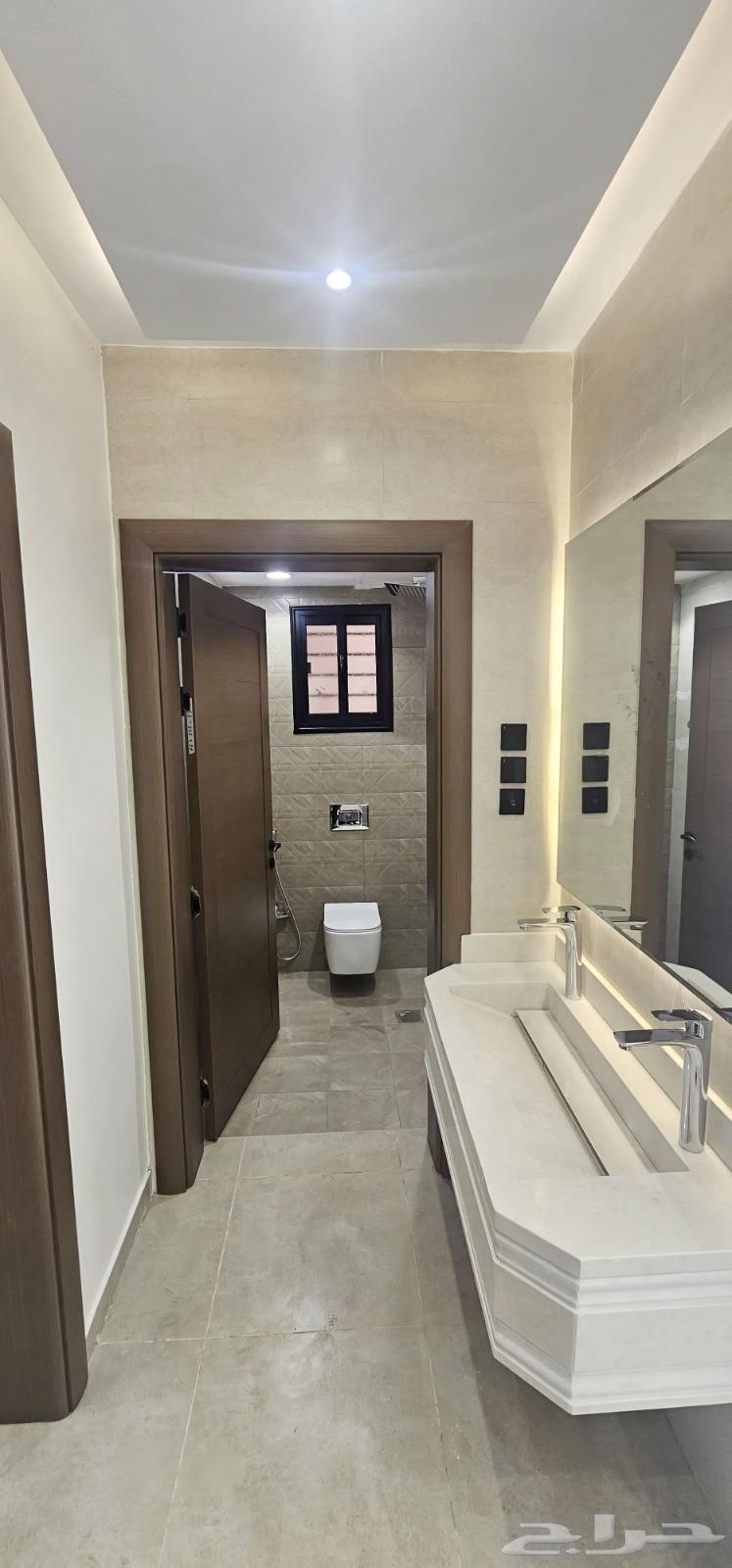 للبيع شقه دور ثاني مع سطح مستقل بحي الضيافه من 520الف 6غرف64345673362947114