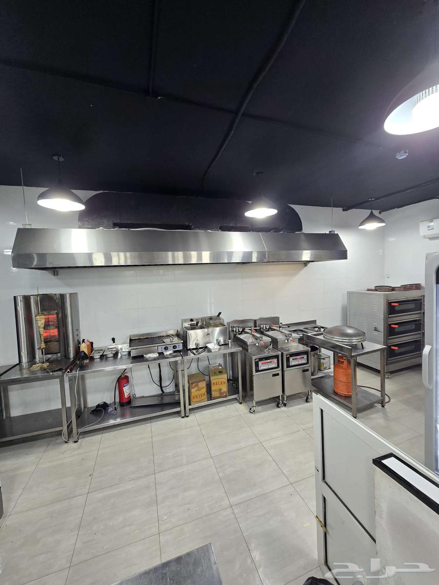 مطعم للايجار او للتقبيل لعدم التفرغ64345794605059111