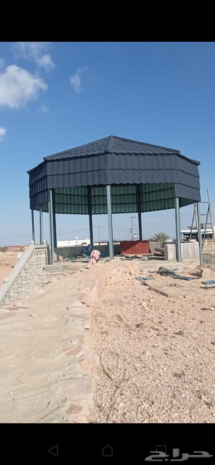 Work of a clay tile house with patterned fire-shaded windows in a car covered with ceramic tile fabric64354925156865113