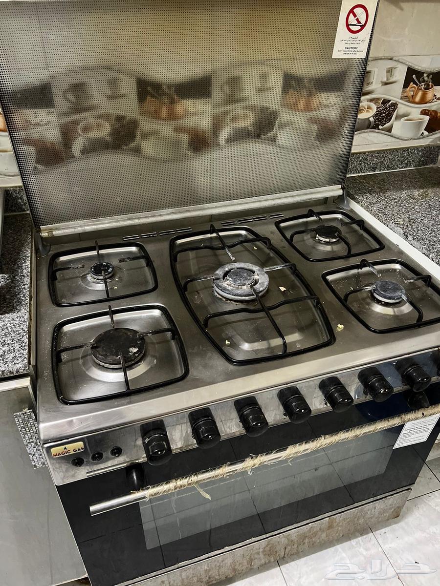 فرن على السوم شغال من فوق و من تحت مستخدم نظيف مافيه خرابات64594260217474111