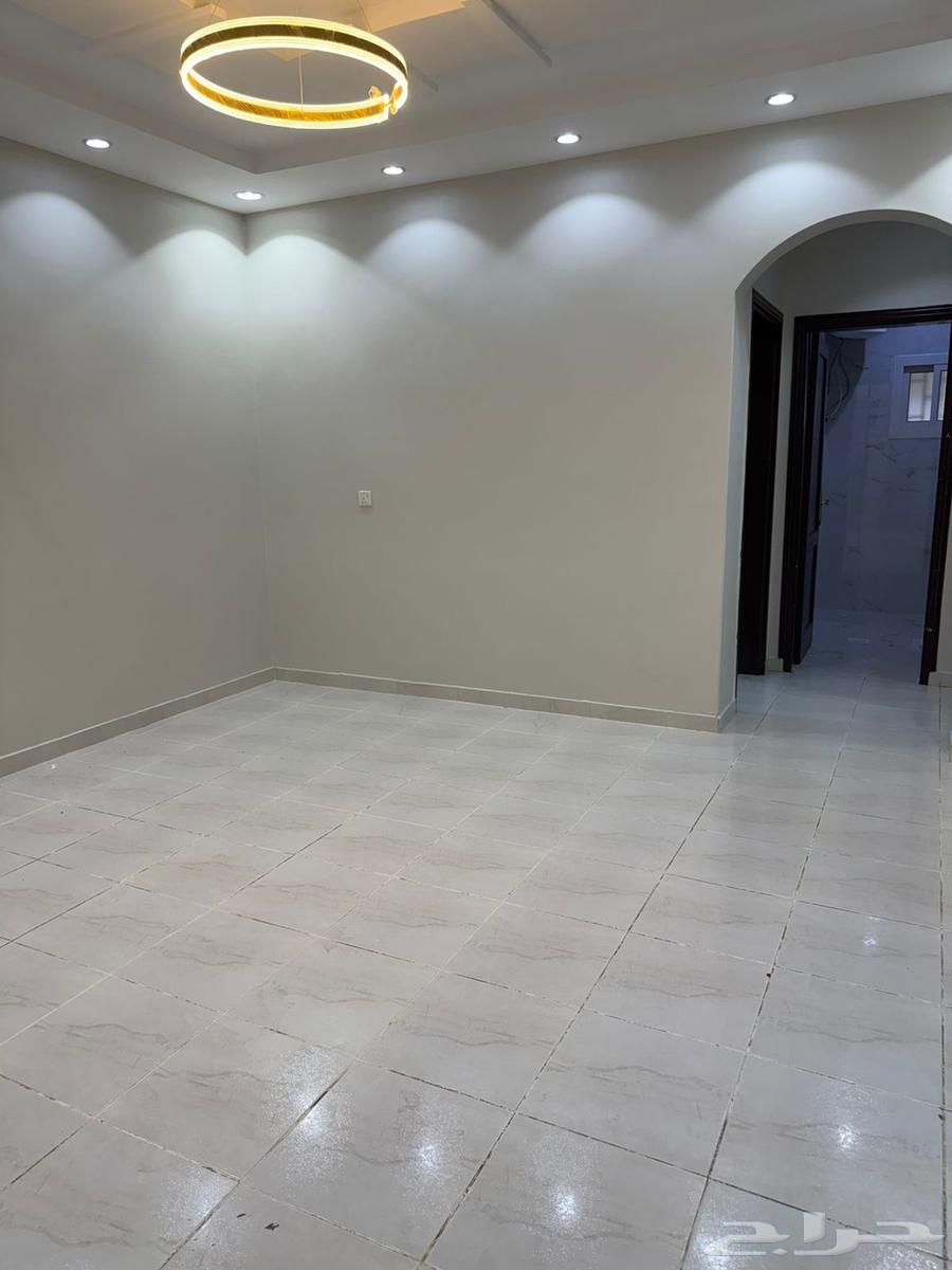 شقة أرضية خلفية ب 39064594052411137110