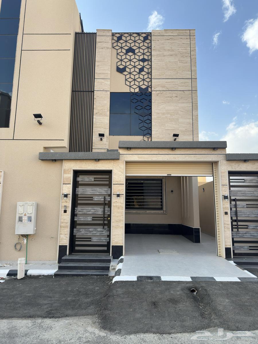 شقق وارواف سعرها مناسب بموقع هادئ ومكتمل بالقرب من الممشي64594098408193110