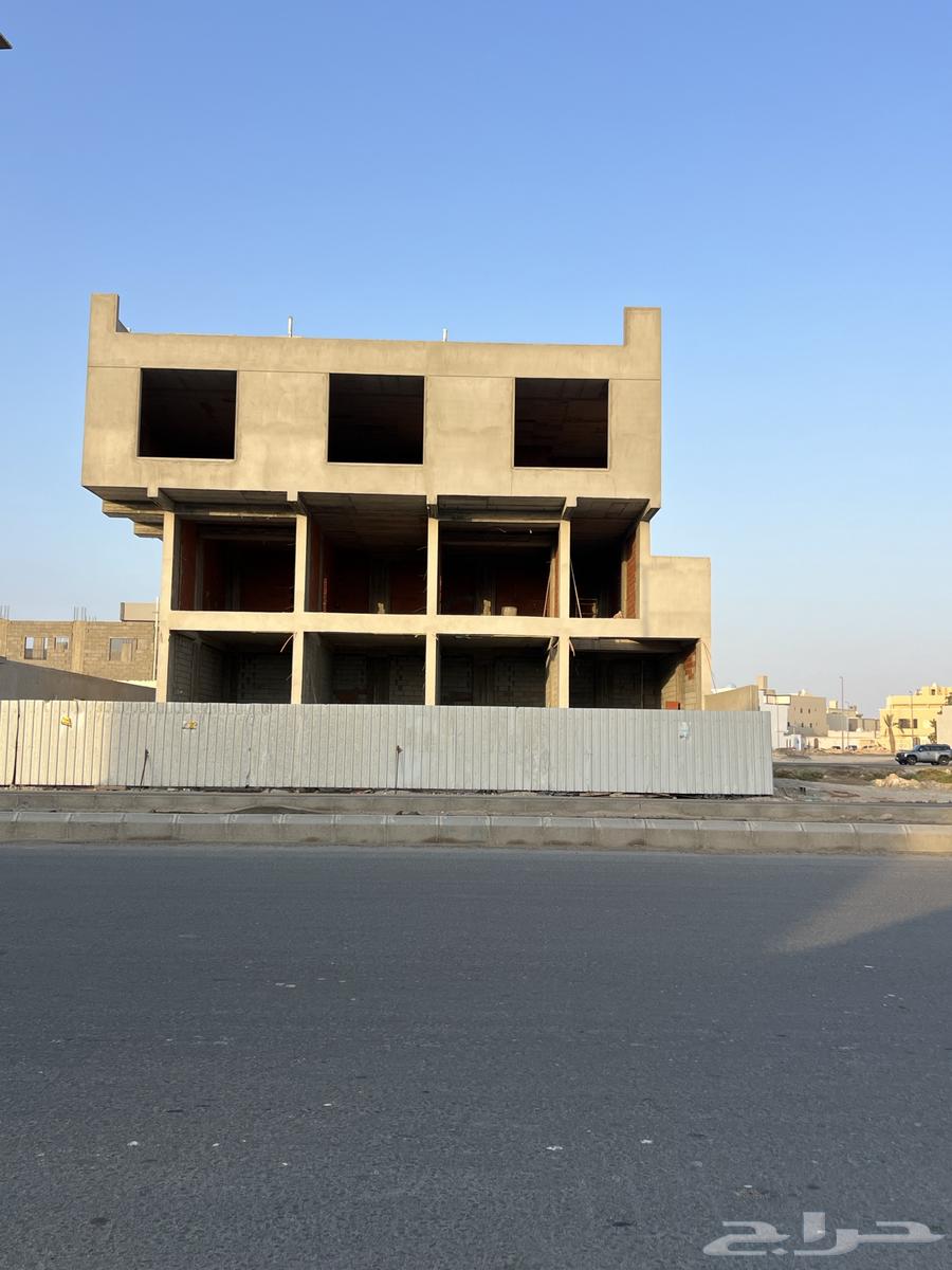Commercial building for investment in Al Yaqoot district, Salahuddin Al Ayoubi Street64594052046081111